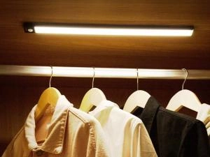 Беспроводной светильник с датчиком движения Yeelight Motion Sensor Closet Light A60 23.6d 4000K 180lm черный YLBGD-0046