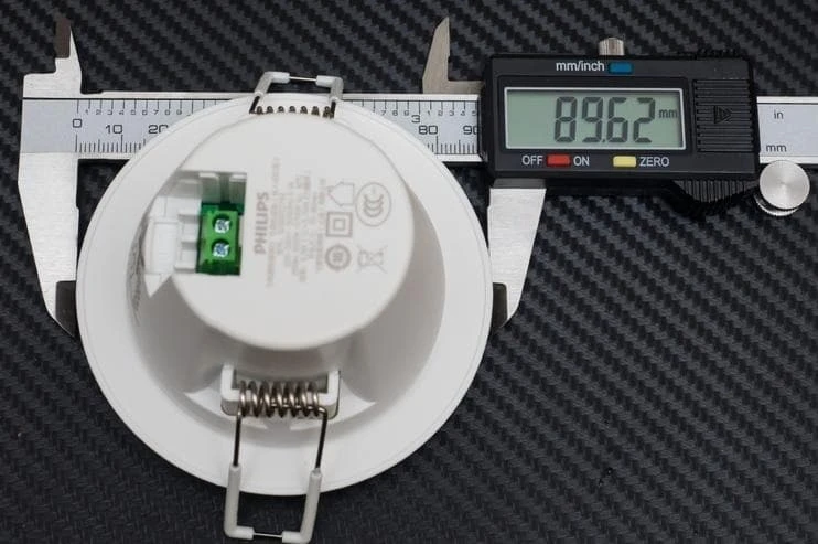 Потолочный светильник Philips  Downlight Wi-Fi