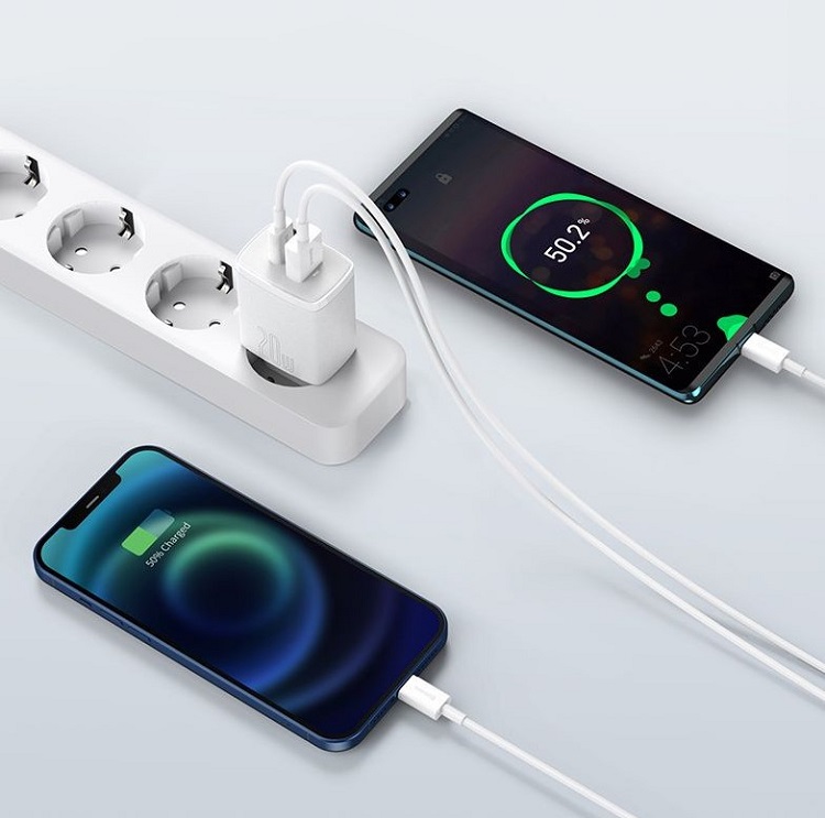 фото Сетевое зарядное устройство Адаптер Блок питания Baseus Compact PD 20W+QC3.0 / Type-C USB-C+USB белое CCXJ-B02