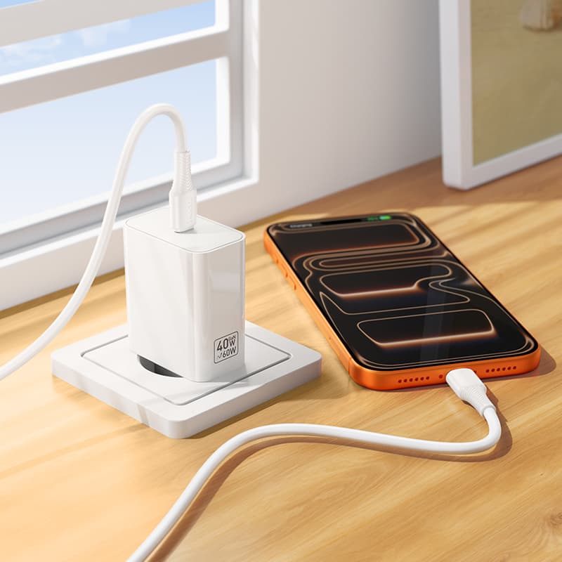 фото Сетевое зарядное устройство Адаптер Блок питания HOCO C162A PD 40W до 60W Type-C USB-C белое