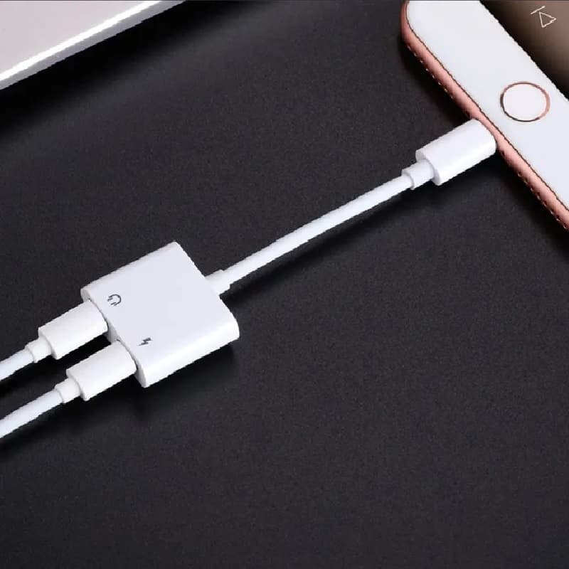 Аудио адаптер переходник для наушников iphone с Lightning на 2 Lightning Joyroom S-Y104 1.5A белый Аудио адаптер переходник для наушников iphone с Lightning на 2 Lightning Joyroom S-Y104 1.5A белый