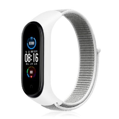 Ремешок для Mi Band 5/Mi Band 6 нейлоновый с липучкой белый Ремешок для Mi Band 5/Mi Band 6 нейлоновый с липучкой белый