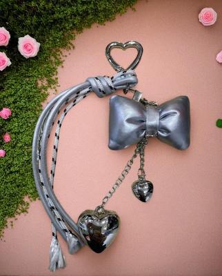 Подвеска брелок обвес Бантик и сердечки BG25002