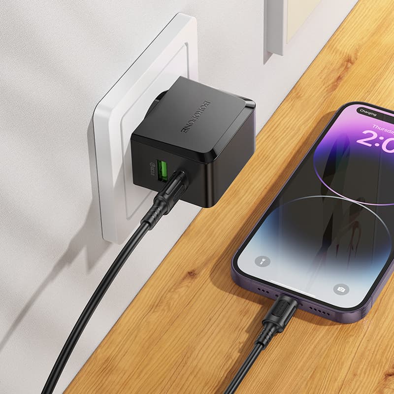 фото Сетевое зарядное устройство Адаптер Блок питания Borofone BAS61A PD 30W+QC3.0 18W / Type-C+USB-A черный