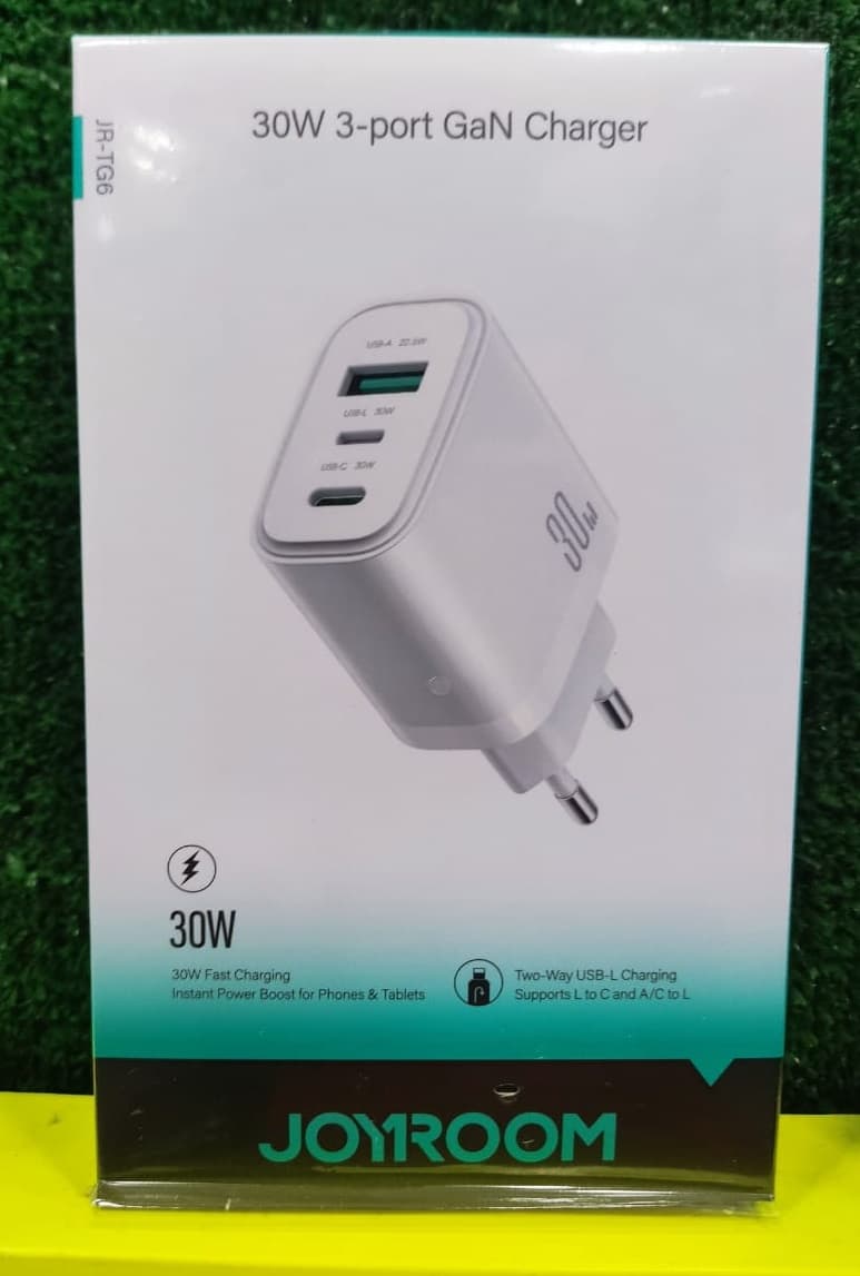 фото Сетевое зарядное устройство Адаптер Блок питания Joyroom JR-TG6 30W GaN Type-C USB-C 30W+USB-L 30W+USB 22.5W белое