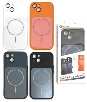 Чехол накладка для iphone 15 Pro Max (6.7) Skin feel силикон+пластик с магнитом для magsafe с защитой камеры и линз оранжевая