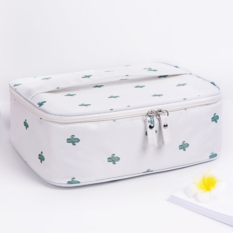 Сумочка косметичка клатч пенал с рисунком белая кактус 