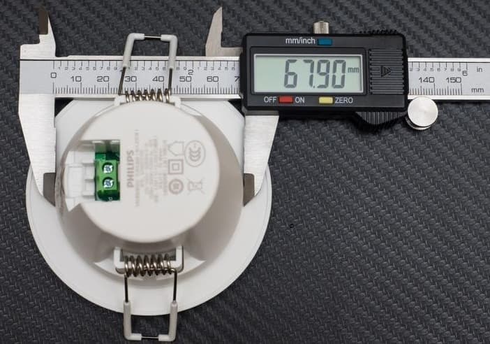 Потолочный светильник Philips  Downlight Wi-Fi