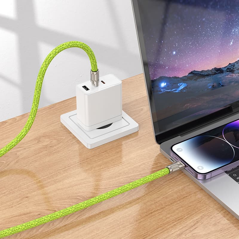 Кабель для зарядки iP Lightning to Type-C HOCO GH7 Elegant PD 20W 1.8м регулируемый шнурок на шею с карабином флуоресцентный зеленый 