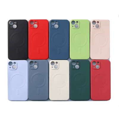 Чехол накладка для iphone 13 Pro (6.1) силикон с магнитом и защитой камеры черная