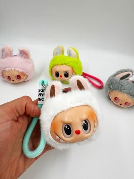 Мягкая игрушка брелок лабу музыкальная 