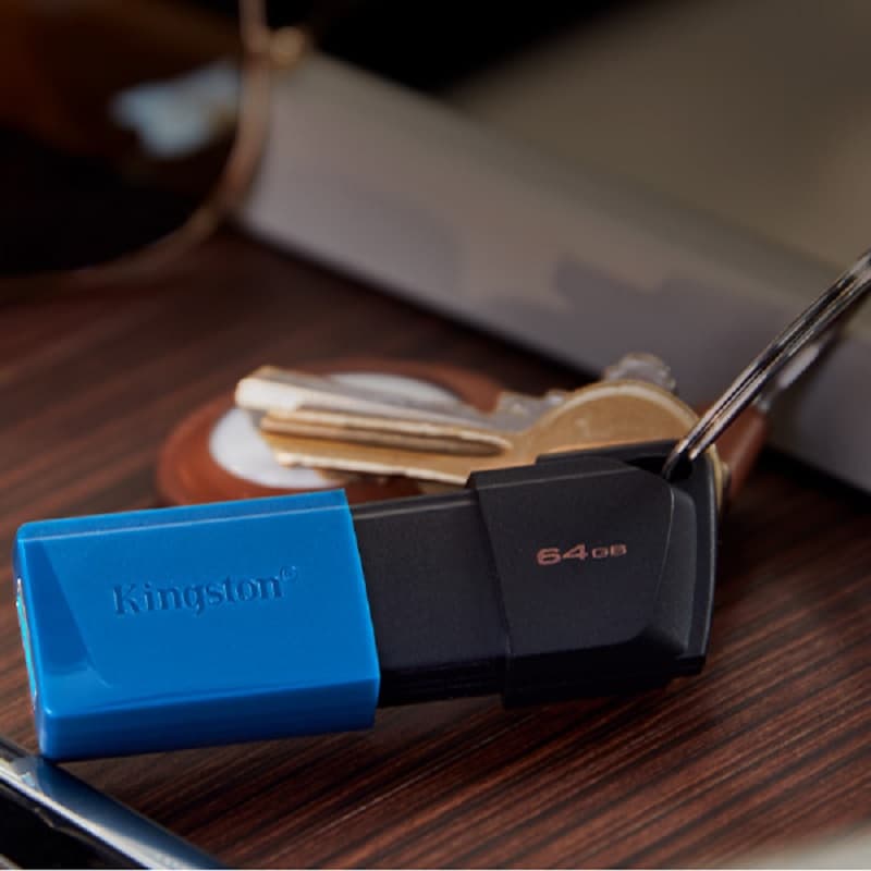 Изображение Флеш-накопитель Kingston DT Exodia M USB 3.2 64Gb черный с синим колпачком Изображение Флеш-накопитель Kingston DT Exodia M USB 3.2 64Gb черный с синим колпачком