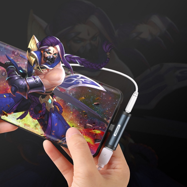 Аудио адаптер переходник для наушников iphone с Lightning на Jack 3.5 и Lightning Remax RL-LA03i черный Аудио адаптер переходник для наушников iphone с Lightning на Jack 3.5 и Lightning Remax RL-LA03i черный